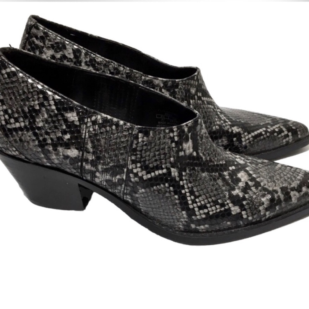 Zara snakeskin print ankle booties. Size 37.